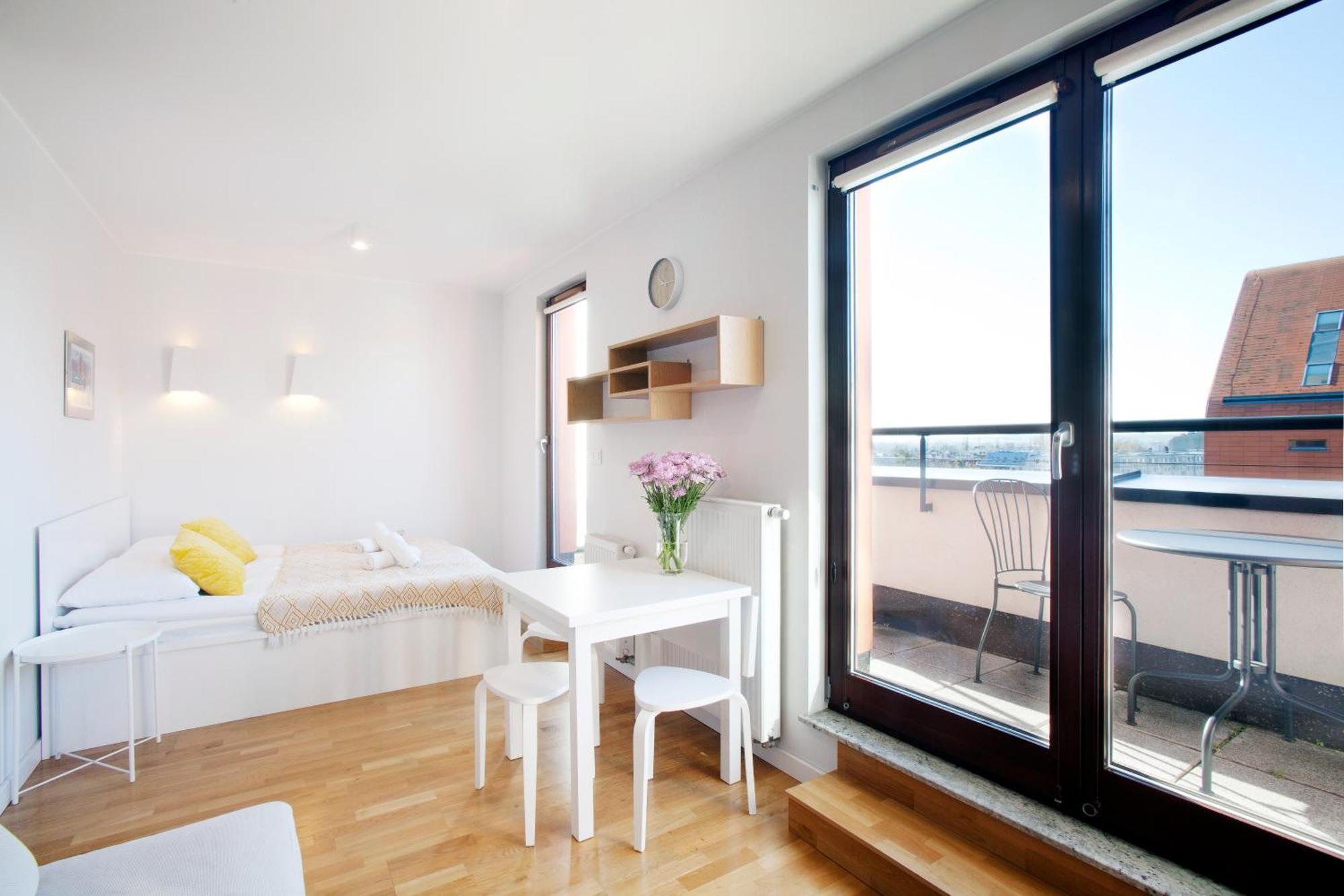 Marine Studio With Balcony And Parking By Tyzenhauz غدانسك المظهر الخارجي الصورة