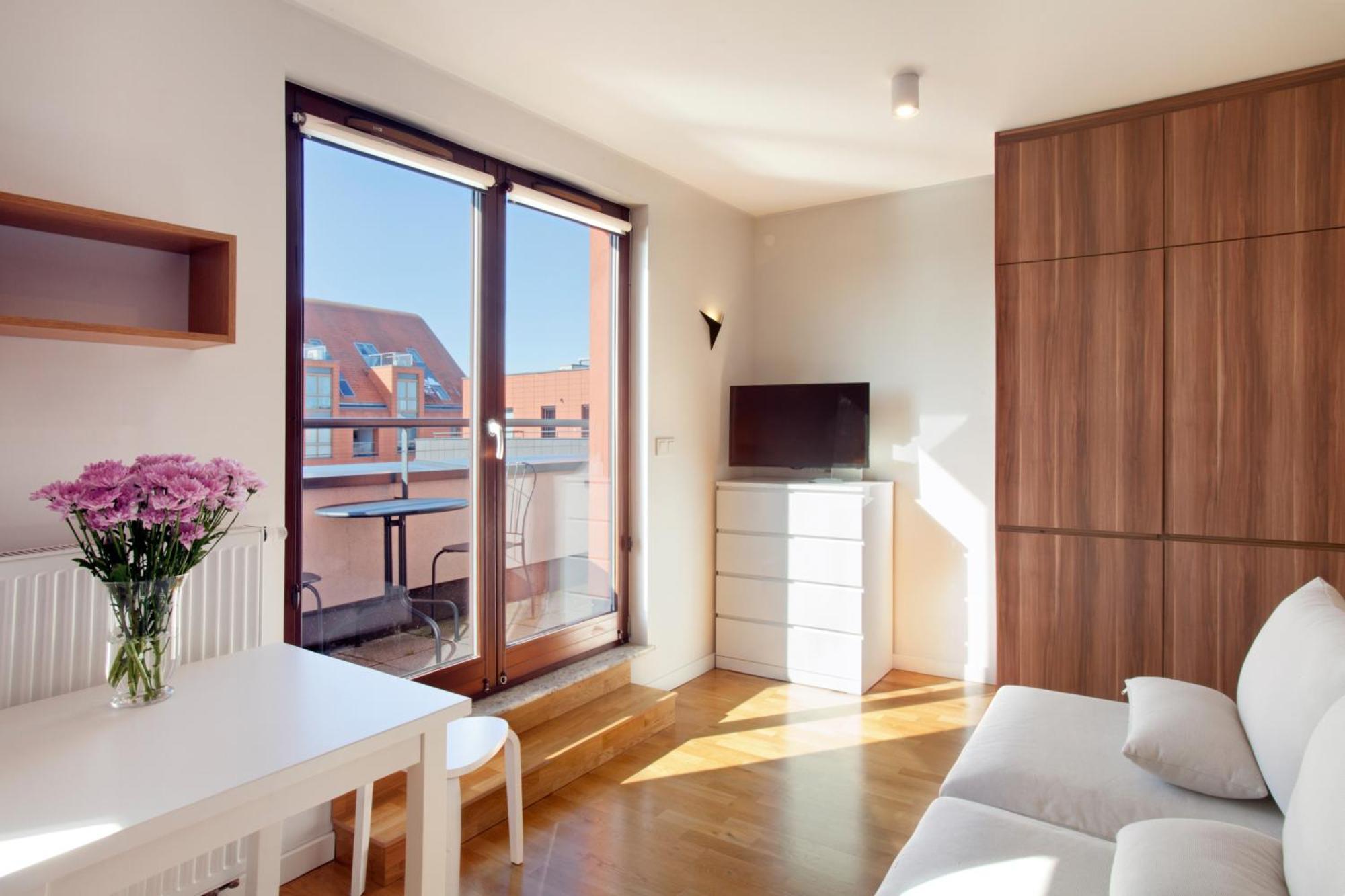 Marine Studio With Balcony And Parking By Tyzenhauz غدانسك المظهر الخارجي الصورة